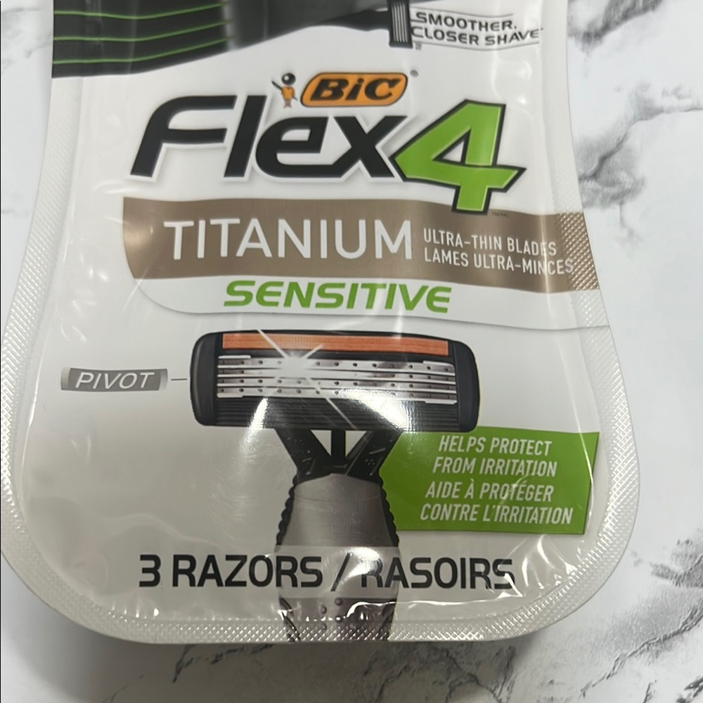 BIC Flex4 Titanium Sensitive Razors - Picture 6 of 7